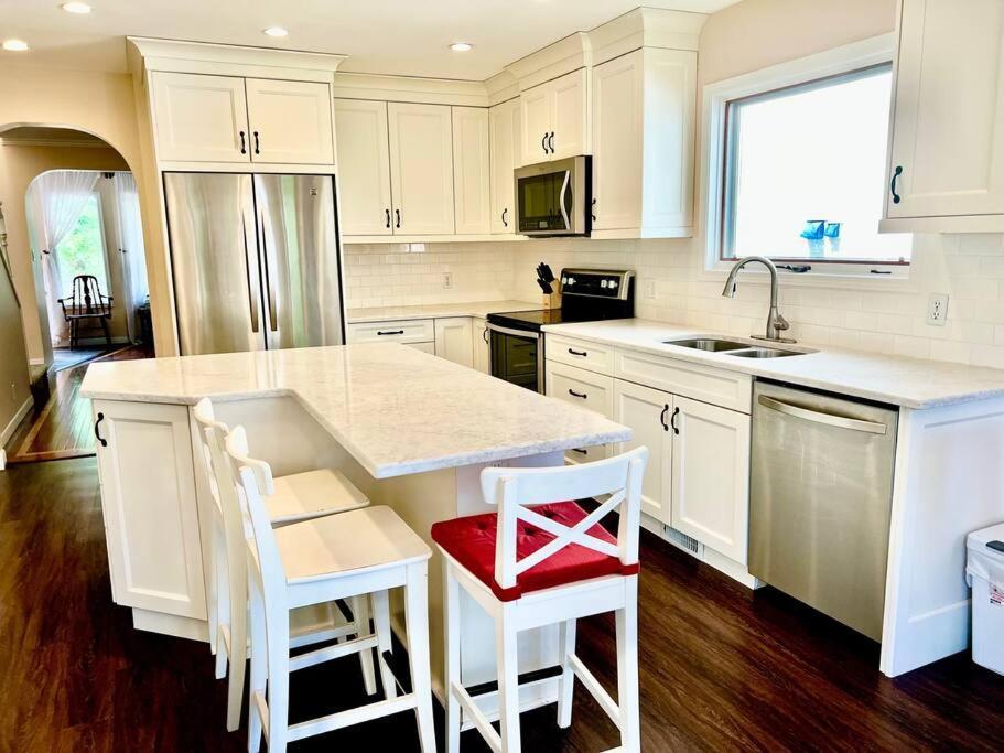 Crescent Heights Majesty Villa YYC Exterior foto