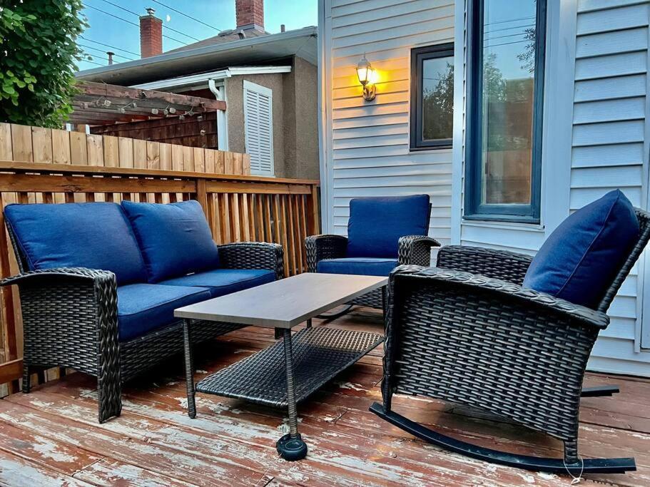 Crescent Heights Majesty Villa YYC Exterior foto